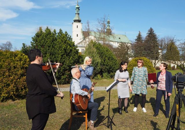 Nagranie Pochwały Stworzenia w klasztorze w Radomsku