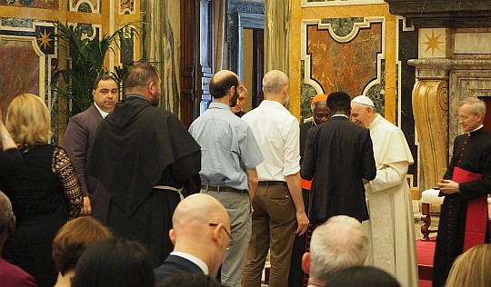 papież Franciszek w auli Klementyńskiej